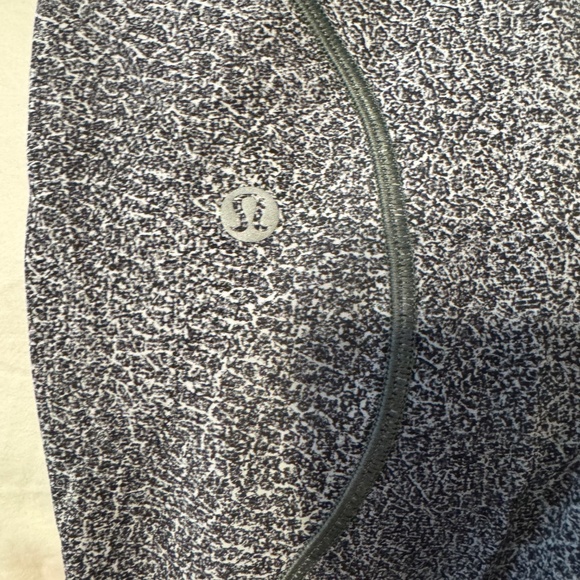 Lululemon leggings size 8 new without tags - Picture 4 of 6